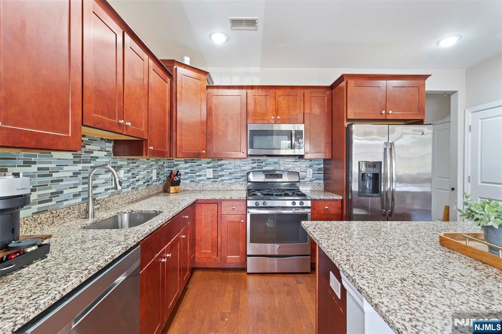 6 Elston Court