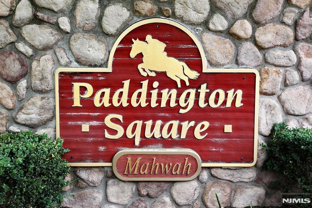 1141 Hyde Park Court