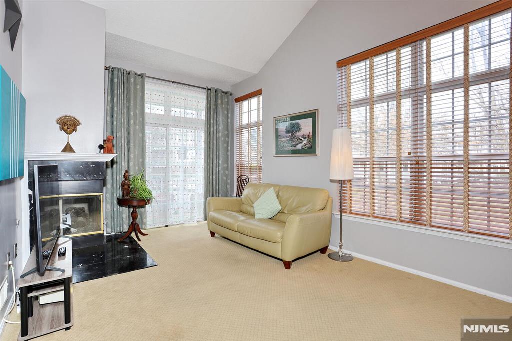 1141 Hyde Park Court