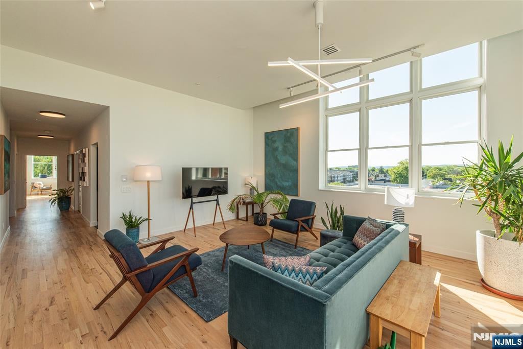 280 Main Street 406