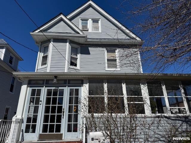 88 Edwin Street, Ridgefield Park, New Jersey - 3 Bedrooms  
2 Bathrooms  
8 Rooms - 
