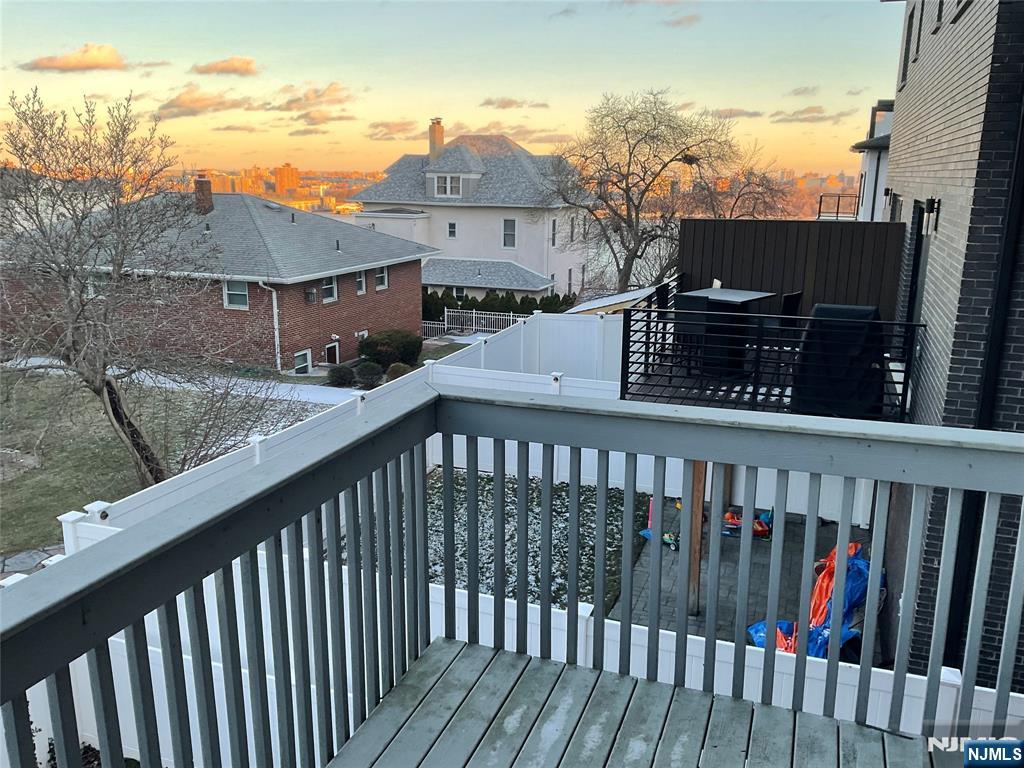 Rental Property at 25 Lawton Ave B, Cliffside Park, New Jersey - Bedrooms: 3 
Bathrooms: 4 
Rooms: 7  - $4,850 MO.