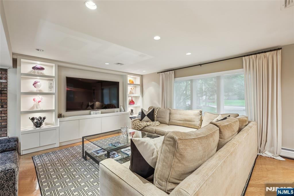 Photo of 100 Dyer Court, Norwood, NJ 07648 (MLS # 26007560)