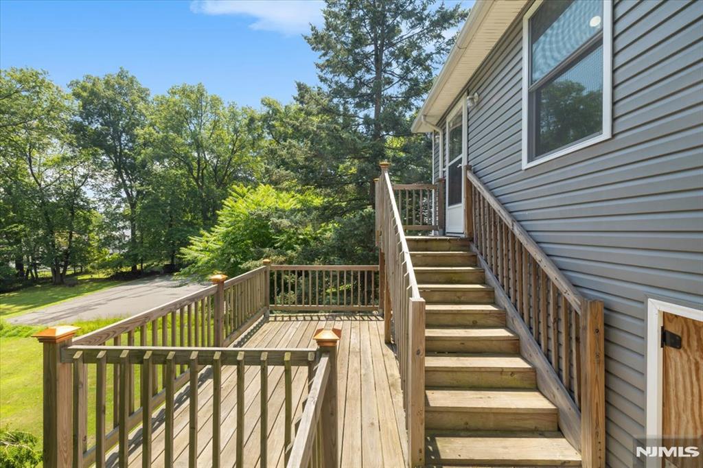 1283 Valley Road 8