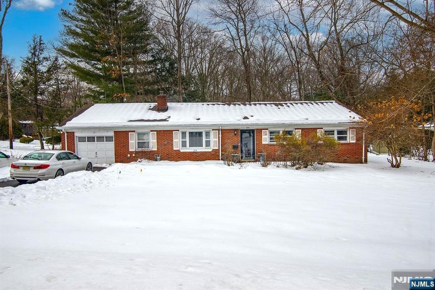Well maintained east facing ranch with-in walking distance to Haworth school and downtown. Features a new kitchen, central air and hardwood floors. Tenant responsible for lawn maintance and snow. No use of fireplace.
