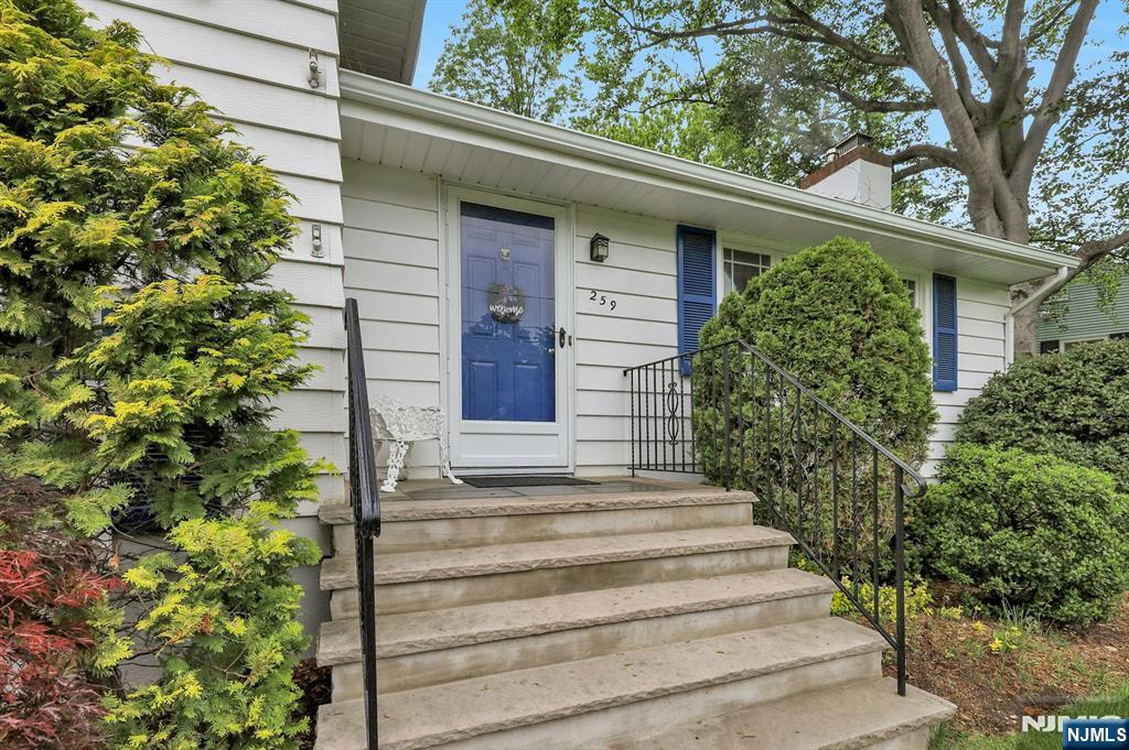 259 Burnside Place
