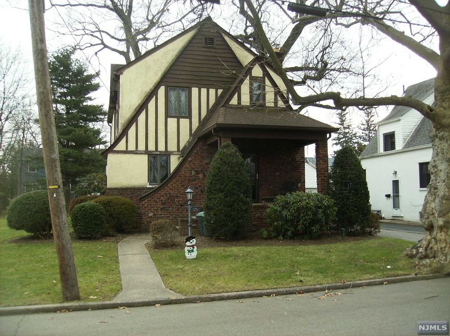 COLONIAL LOVERS WILL LOVE THIS UPDATED RENOVATED HOME! BOASTS NEW KITCHEN, NEW GAS FURNACE, NEW FRESHLY PAINTED, NEW FLOORING IN SUN ROOM, FRESHLY POLLYED WOOD FLOORS, NEW PATIO IN BACKYARD, NEW DRIVEWAY. NICE SIZED DINING AND LIVING ROOMS GREAT FOR YOUR HOLIDAY PARTIES. NEW PATIO IN REAR NICE FOR YOUR PRIVATE BARBECUES. FRESHLY PAINTED AND NEW FLOORS IN YOUR REC ROOM ADD TO YOUR LIVING SPACE. ALL LARGE SIZED BEDROOMS UPSTAIRS. COZY SUNROOM IS WELCOME FOR YOUR EVENING TEA. EXPANDED AND UPDATED ON QUIET ROAD. THIS HOME IS IN TIP-TOP-SHAPE!