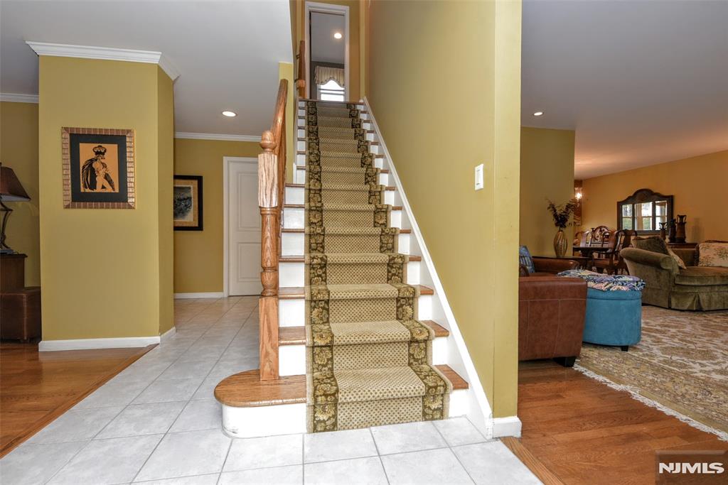 28 Pine Drive