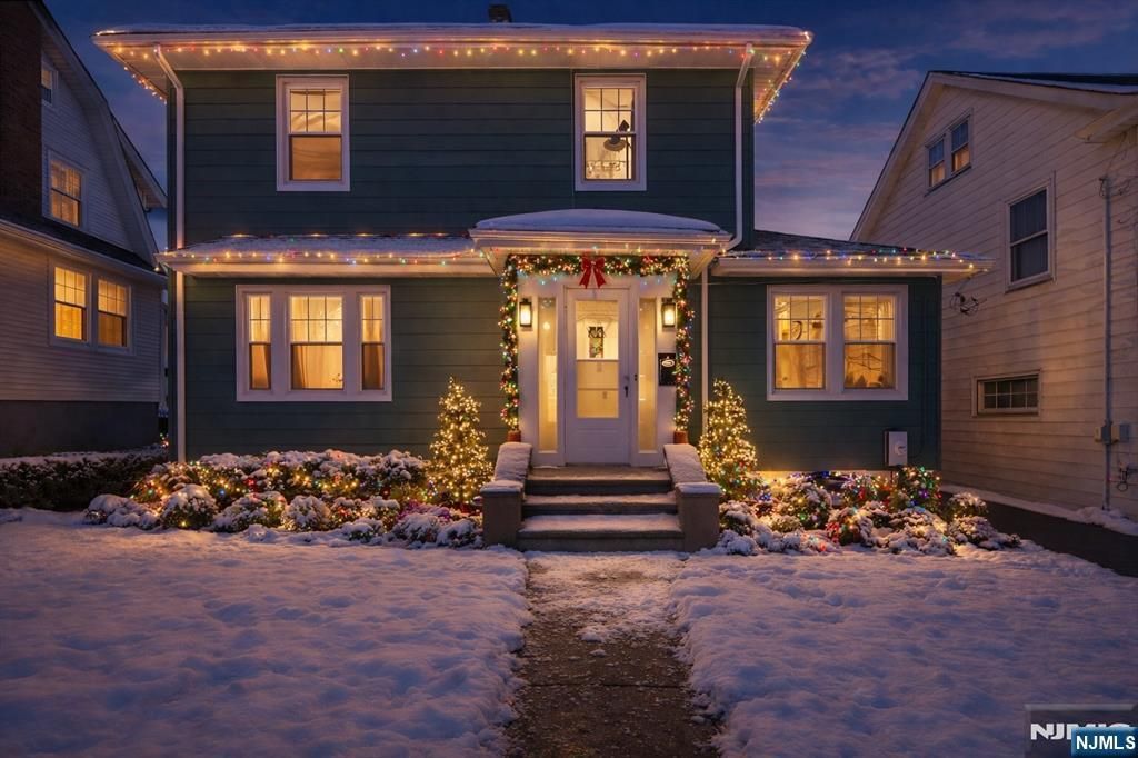 Photo of 413 Franklin Avenue, Hasbrouck Heights, NJ 07604 (MLS # 25043025)