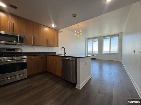 Photo of 600 12th St #1017, Palisades Park, NJ 07650 (MLS # 26009330)