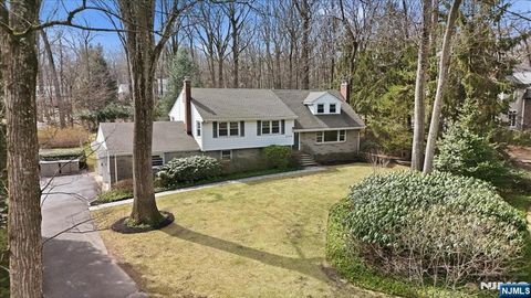 Photo of 548 Covington Place, Wyckoff, NJ 07481 (MLS # 26009528)