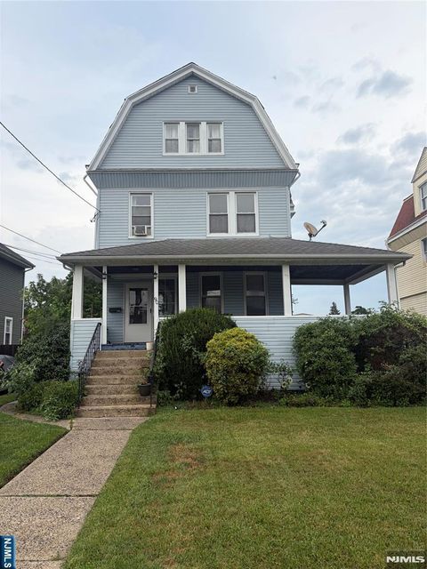 Photo of 90 Spring Valley Avenue, Hackensack, NJ 07601 (MLS # 26026847)