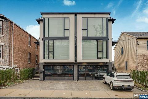 Photo of 7 Adelaide Pl, Edgewater, NJ 07020 (MLS # 26016342)