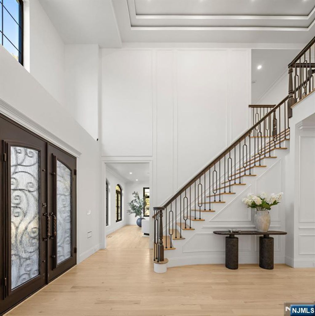 Photo of 16 Old Farms Road, Saddle River, NJ 07458 (MLS # 26001490)