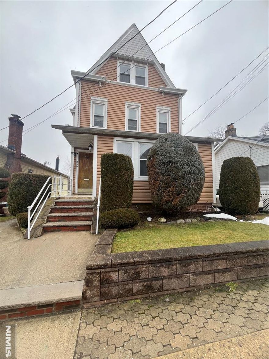 Stylish two-level one bedroom apartment located on the second floor in the desirable town of Lyndhurst. The first level features an open-concept layout with a gourmet kitchen equipped with high-end appliances, including a six-burner Viking stove, seamlessly flowing into the formal dining and living areas. A convenient half bath completes this level. The second level offers a spacious king-size bedroom with ample closet space and a spa-like full bathroom. Additional highlights include central air and gleaming hardwood floors throughout. This home is ideally located near the NJ Transit train station and bus lines for easy commuting to New York City, as well as close proximity to major highways. This home is also located near the town park and Lyndhurst's vibrant shopping and dining district. This is a beautiful unit to call home!