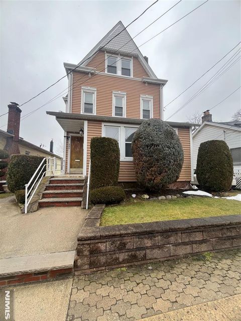 Photo of 266 Livingston Ave, Lyndhurst, NJ 07071 (MLS # 26008276)