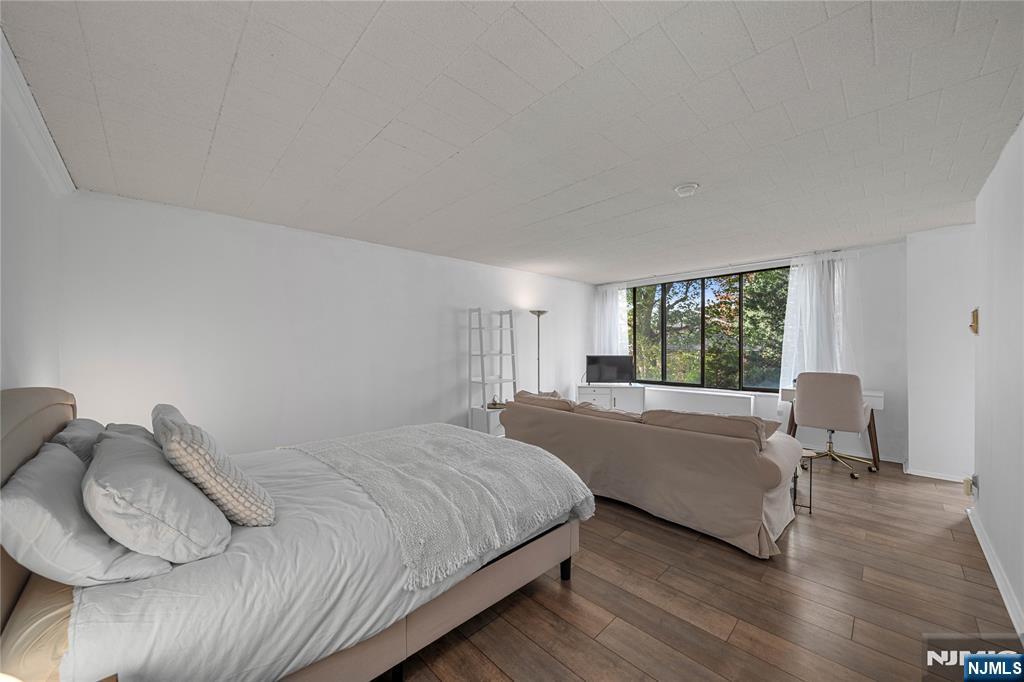 9060 Palisade Avenue 308