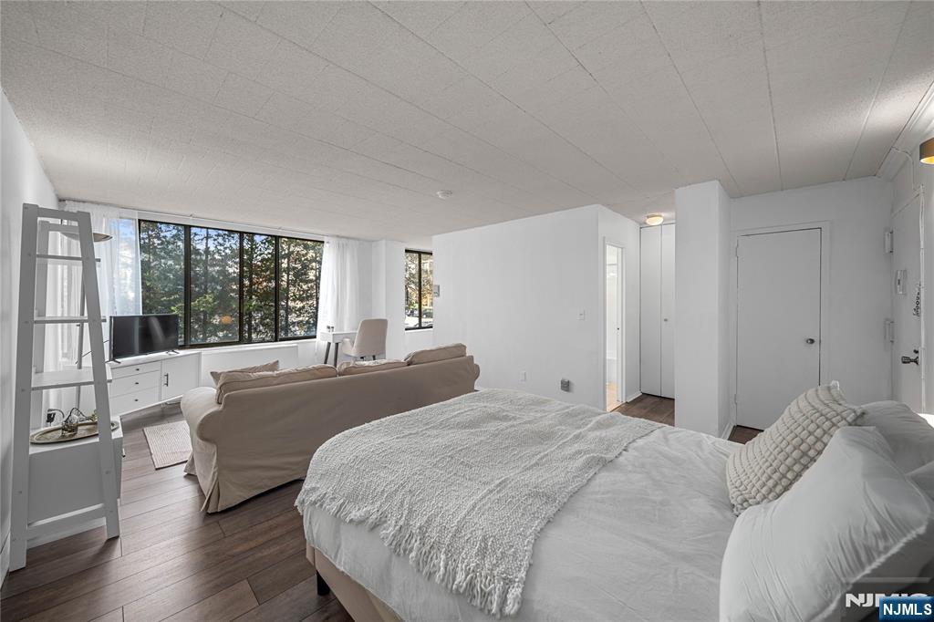 9060 Palisade Avenue 308