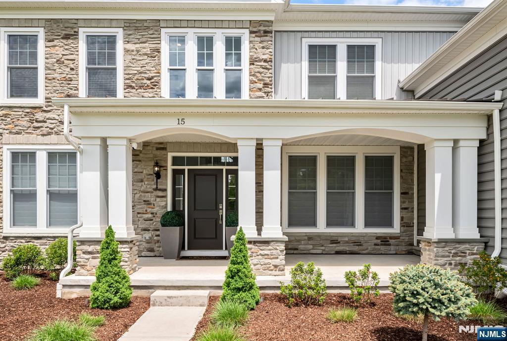 15 Meadowbrook Road