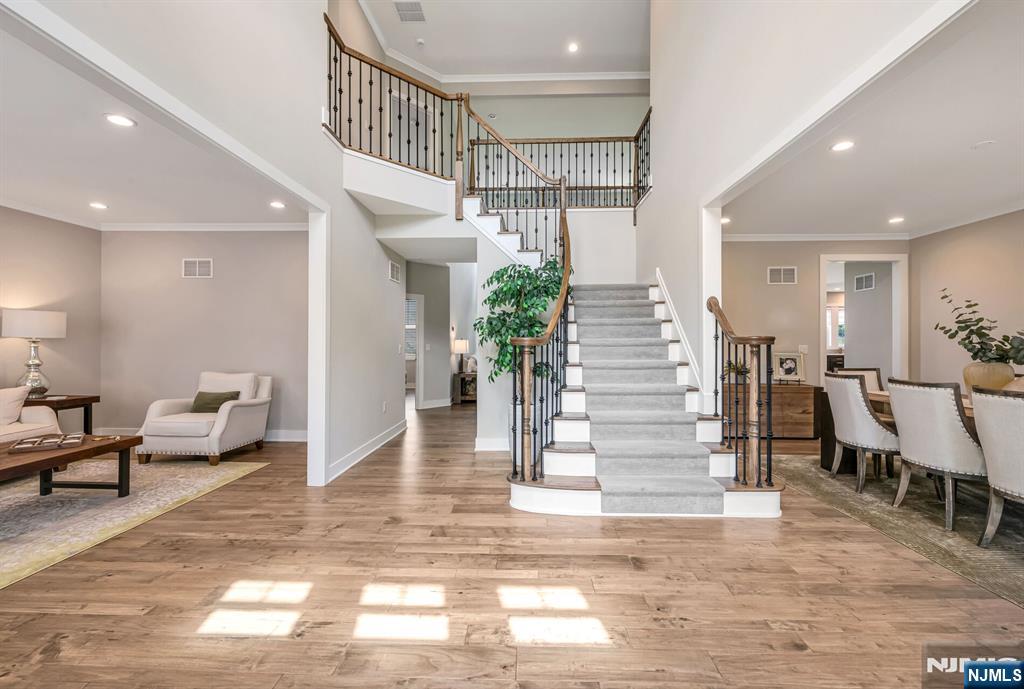 15 Meadowbrook Road