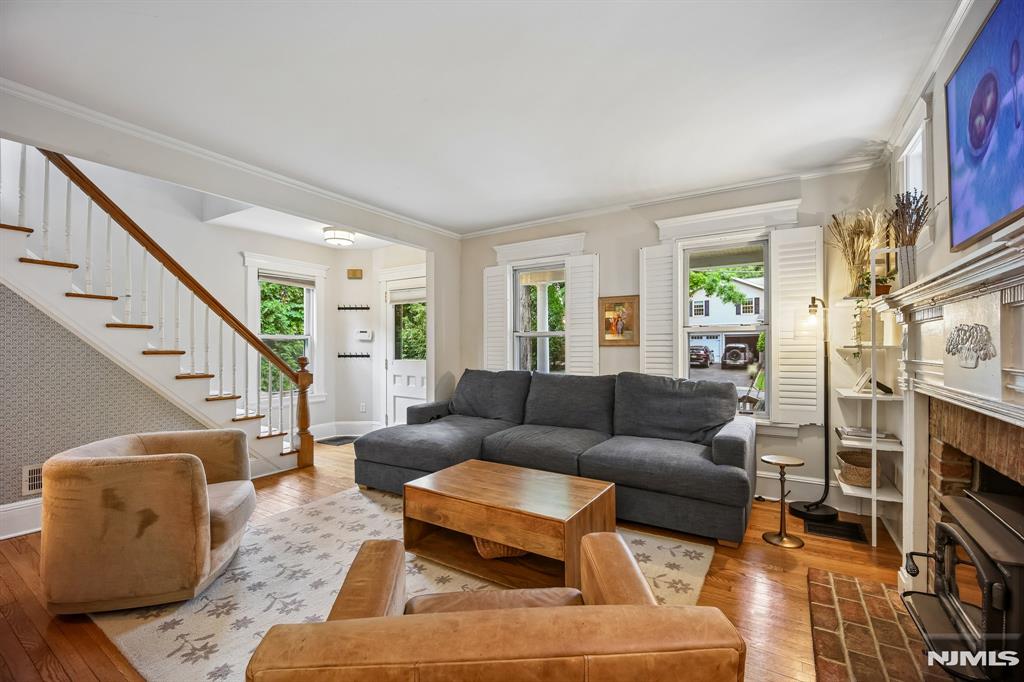 5 Ferguson Place