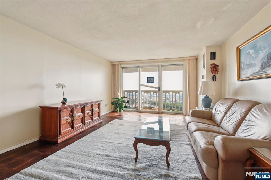 Photo of 555 North Avenue #25-K, Fort Lee, NJ 07024 (MLS # 26013692)