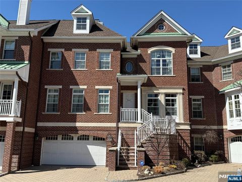 304 Heights Lane, Tenafly, NJ 07670 - MLS#: 25008648