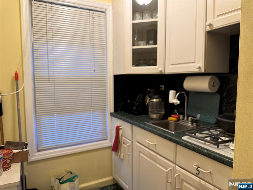 15-21 Plaza Road D