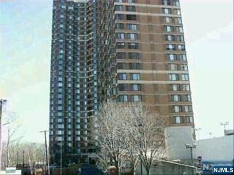 Photo of 100 Old Palisade #2905, Fort Lee, NJ 07024 (MLS # 26002027)
