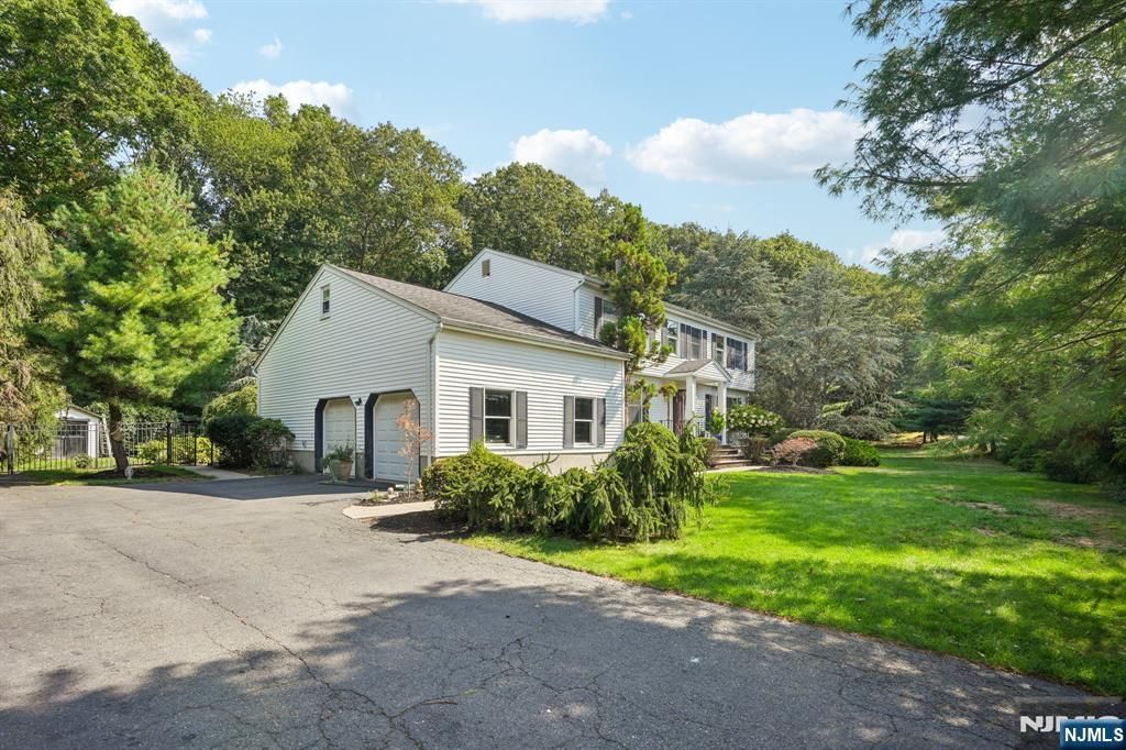 Photo of 23 Herlihy Drive, Mahwah, NJ 07430 (MLS # 25031953)