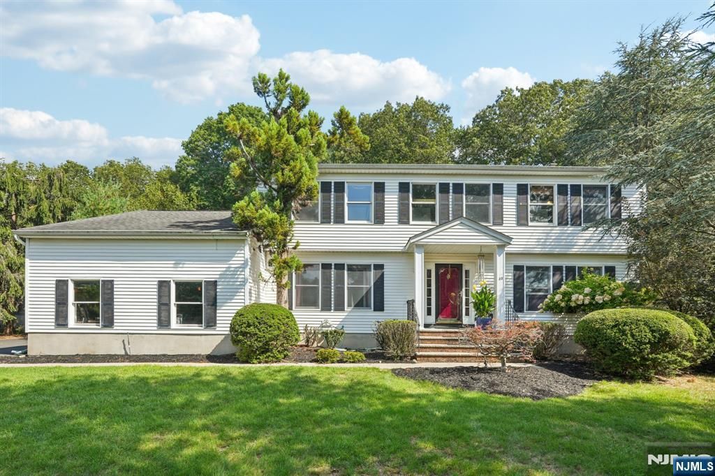 Photo of 23 Herlihy Drive, Mahwah, NJ 07430 (MLS # 25031953)