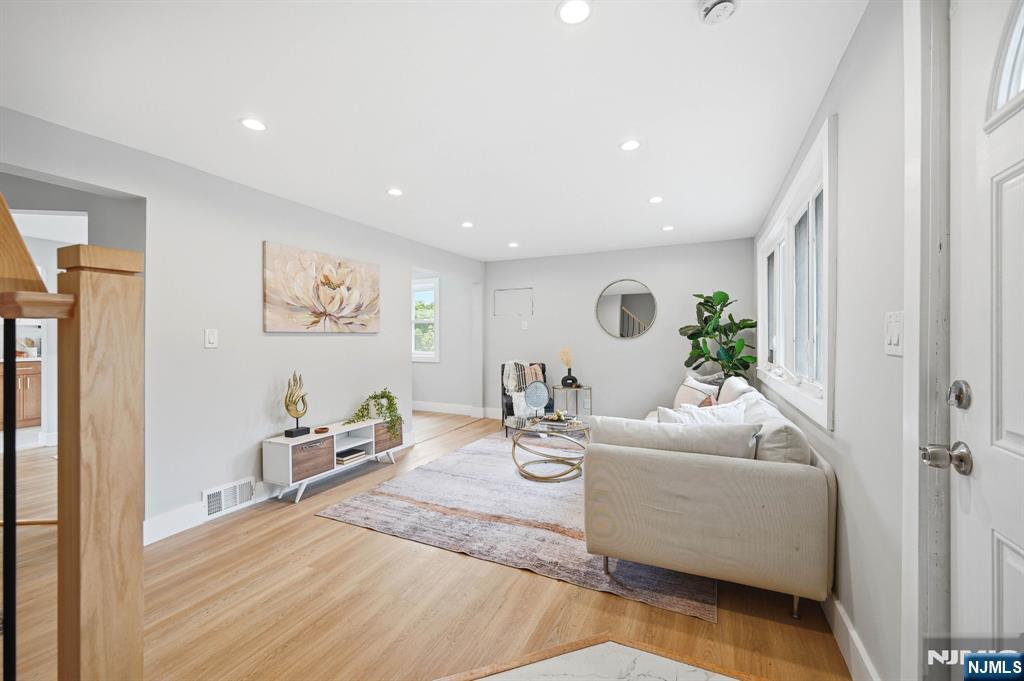 1 Lorelei Road