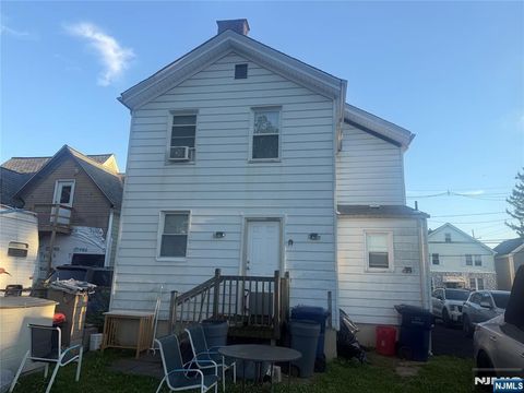 Photo of 142 Clay Street, Hackensack, NJ 07601 (MLS # 26027100)