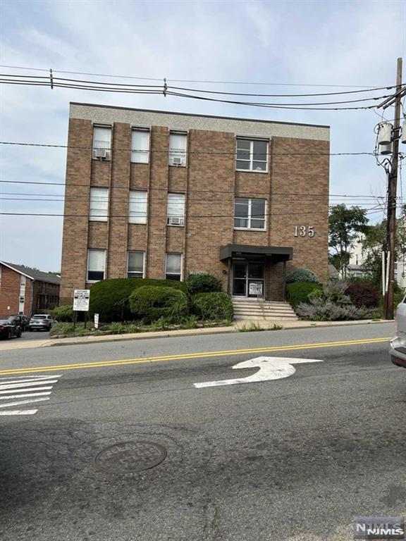 135 Fort Lee Road 303