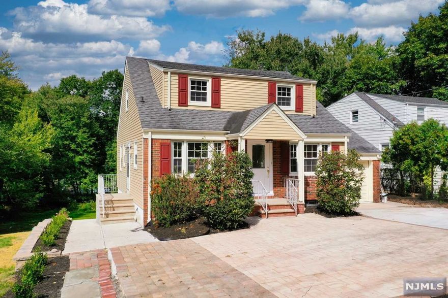 Two Lot ( Lot No. 17 & 19, total about 20,000 sqft ) included. Value is on the the vacant land of the back. Approved plan for the doctor's home office ( now expired ) in total 6,777 sqft on the big lot (with the approved parking 16 spot ). currently C/C house with 3BR/ 3 full bath and finished basement. 1 car attached garage + ample parking space. strictly sold as-is condition