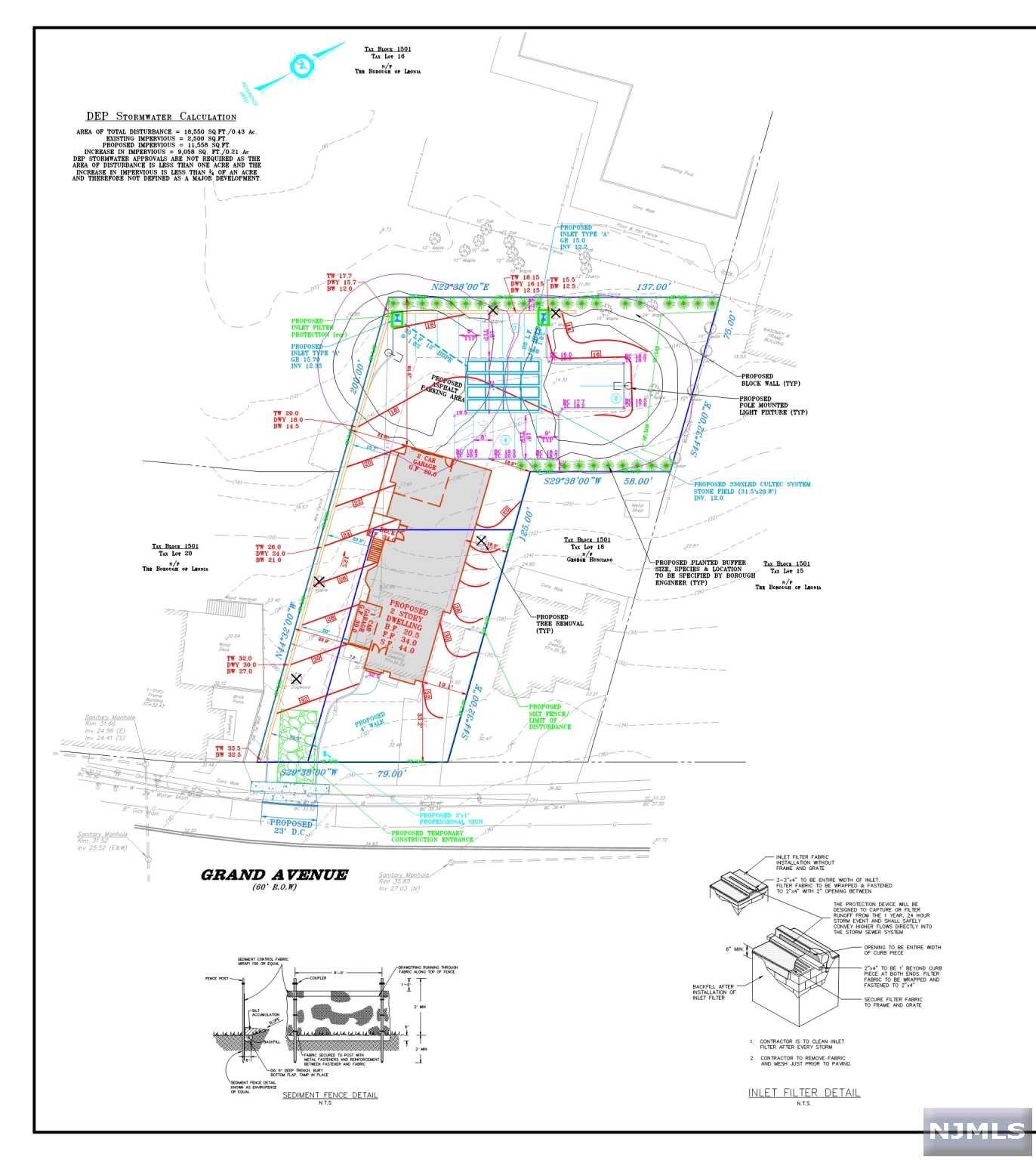 Main image without alt text