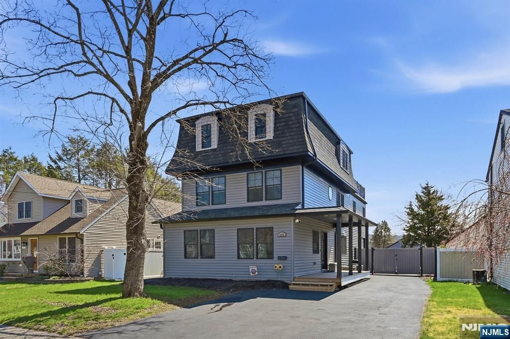 Photo of 1074 Colfax Avenue, Pompton Lakes, NJ 07442 (MLS # 26011983)