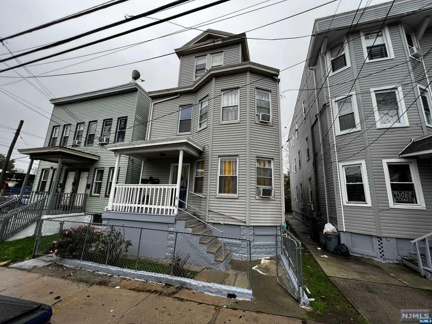 3 Family home in Paterson.