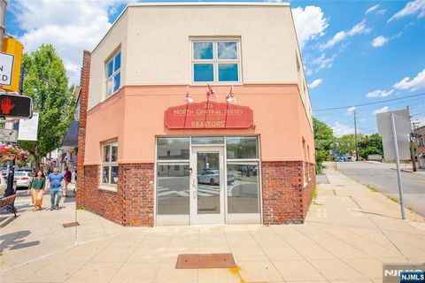 Photo of 375 Broad Street, Bloomfield, NJ 07003 (MLS # 25023118)