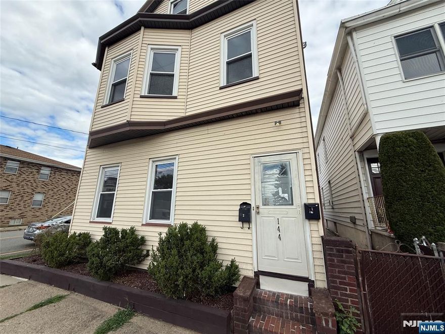 Second-floor 2-bedroom, 1-bath apartment in Garfield, NJ. The unit includes a brand-new refrigerator, brand-new gas range oven, in-unit washer and dryer, and access to a small backyard patio. No parking available. Pets may be considered. Apartment is nearby local transportation and shopping centers.