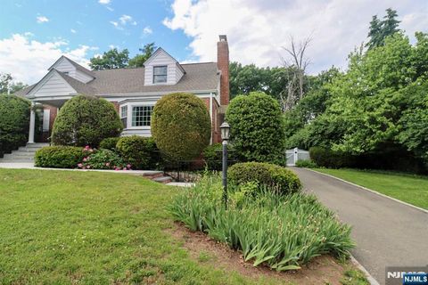 Photo of 5359 Bellevue Avenue, Bloomfield, NJ 07003 (MLS # 26019878)