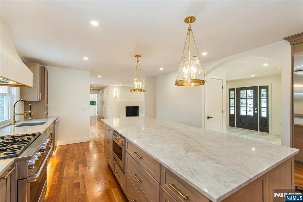 Photo of 183 Park Avenue, West Caldwell, NJ 07006 (MLS # 26000726)