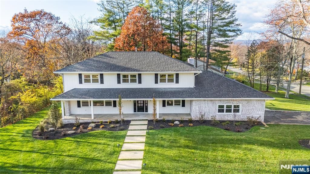 Photo of 183 Park Avenue, West Caldwell, NJ 07006 (MLS # 26000726)