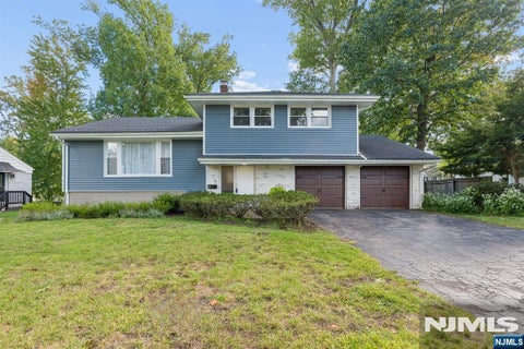 Photo of 193 New York Avenue, Dumont, NJ 07628 (MLS # 26036957)