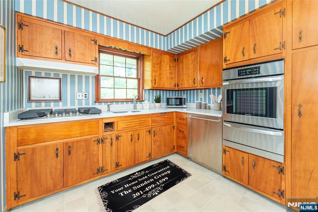 8 Haring Drive
