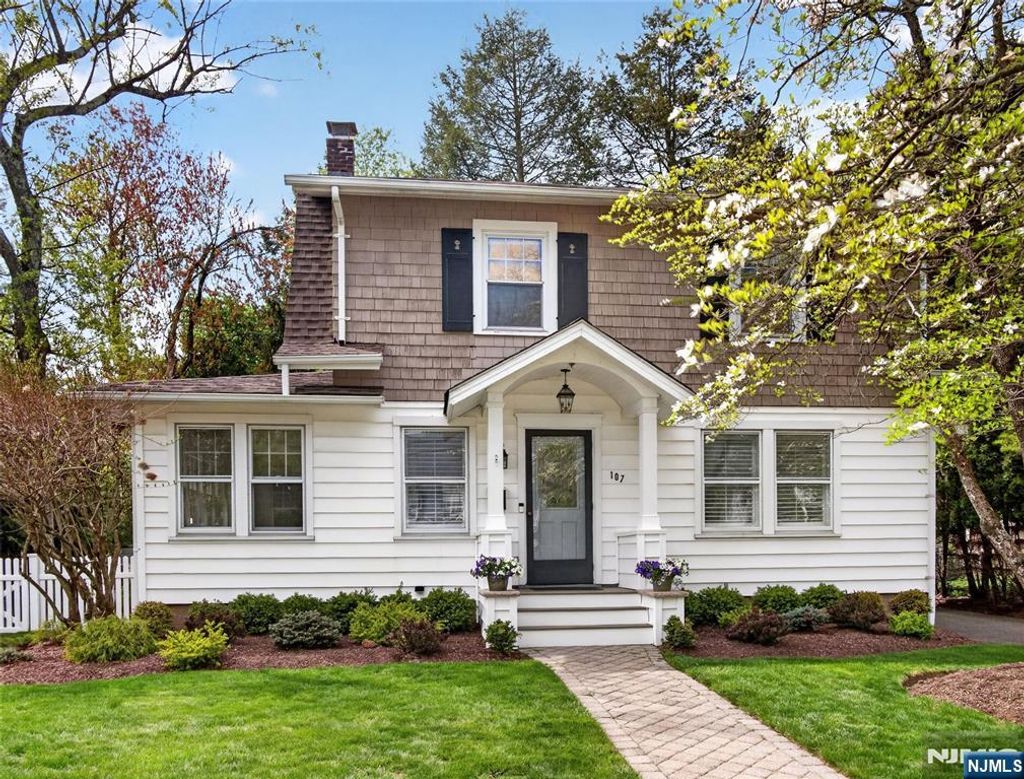 Photo of 107 Maple Street, Ramsey, NJ 07446 (MLS # 26013677)