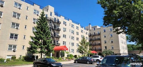 Photo of 2215 N Central Rd #2E, Fort Lee, NJ 07024 (MLS # 26023657)