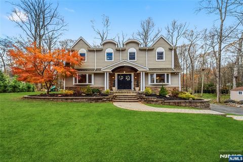 Photo of 8 Split Rock Rd, Upper Saddle River, NJ 07458 (MLS # 26000439)
