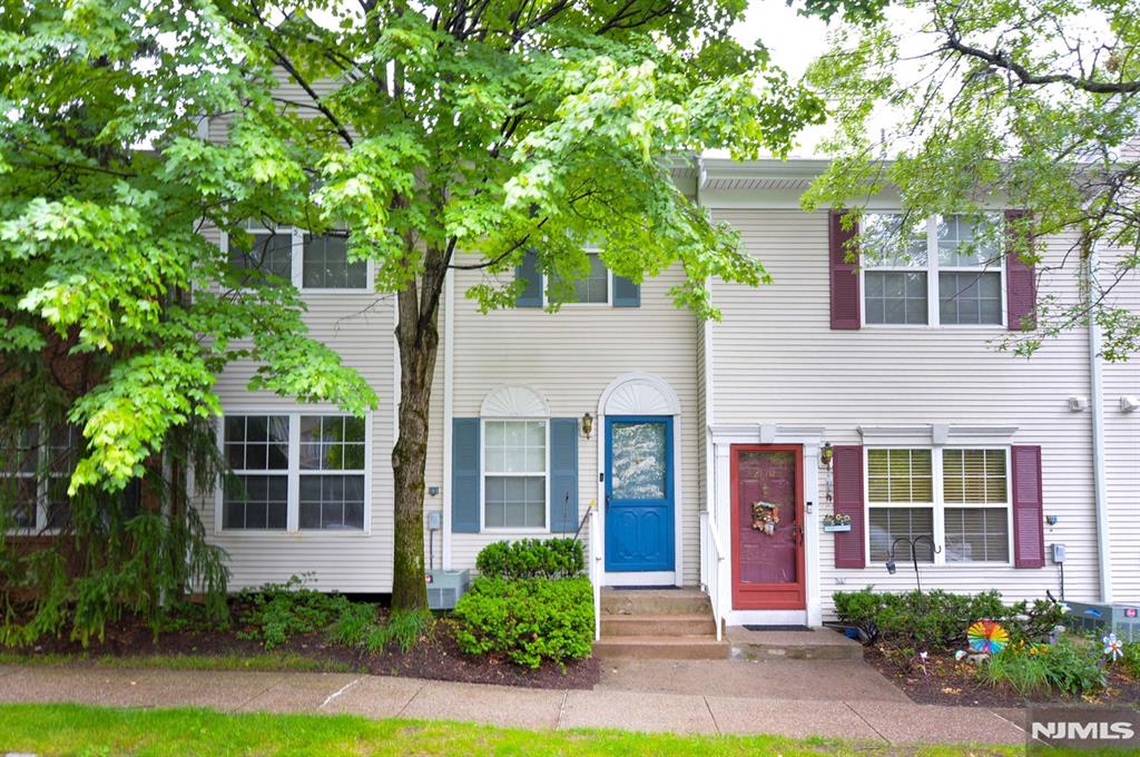 Rental Property at 2171 Kent Ct, Mahwah, New Jersey - Bedrooms: 3 
Bathrooms: 3 
Rooms: 7  - $3,600 MO.