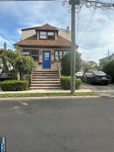 95 McKinley Avenue Lodi NJ 07644